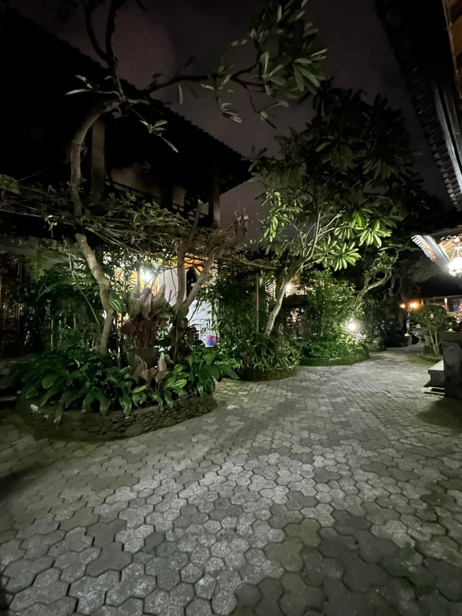 Nirvana Pension Ubud  Exterior photo