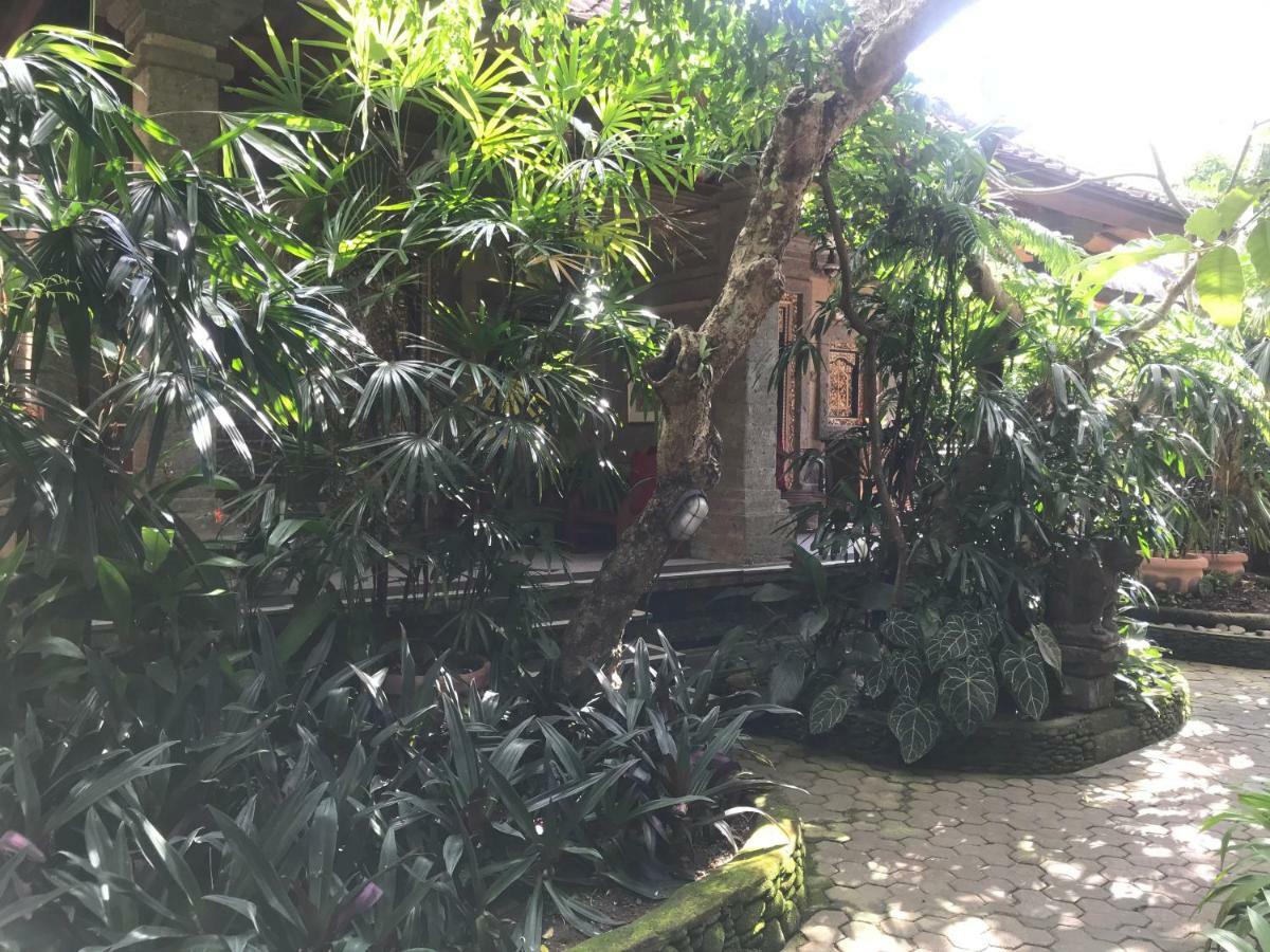 Nirvana Pension Ubud  Exterior photo